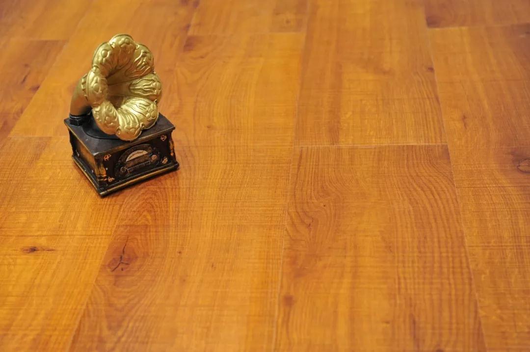 鵬鴻強(qiáng)化地板伊麗莎白系列-5802 鵬鴻強(qiáng)化地板伊麗莎白系列-5802